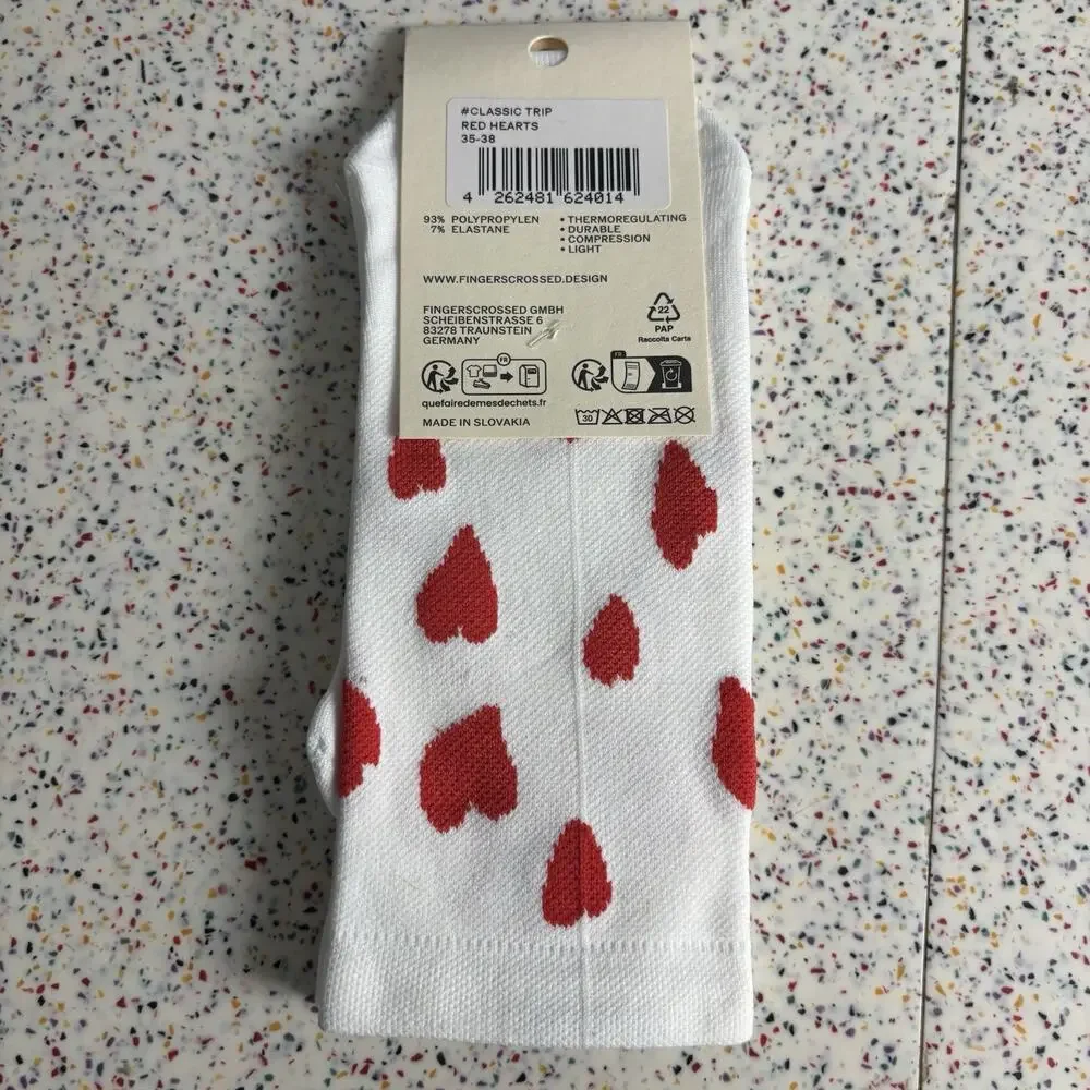 NWT FINGERSCROSSED Bicycle Socks Ride Hearts 35-38 New Red Classic Trip Compress